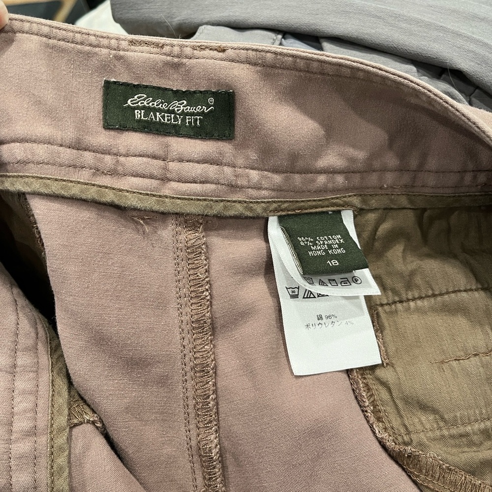 Lot of 4 women’s size 18 pants. Old navy, Lane Bryant, Eddie Bauer - Picture 11 of 14